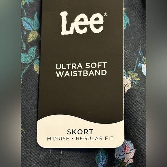 LEE Blue Floral Skort - Picture 4 of 12